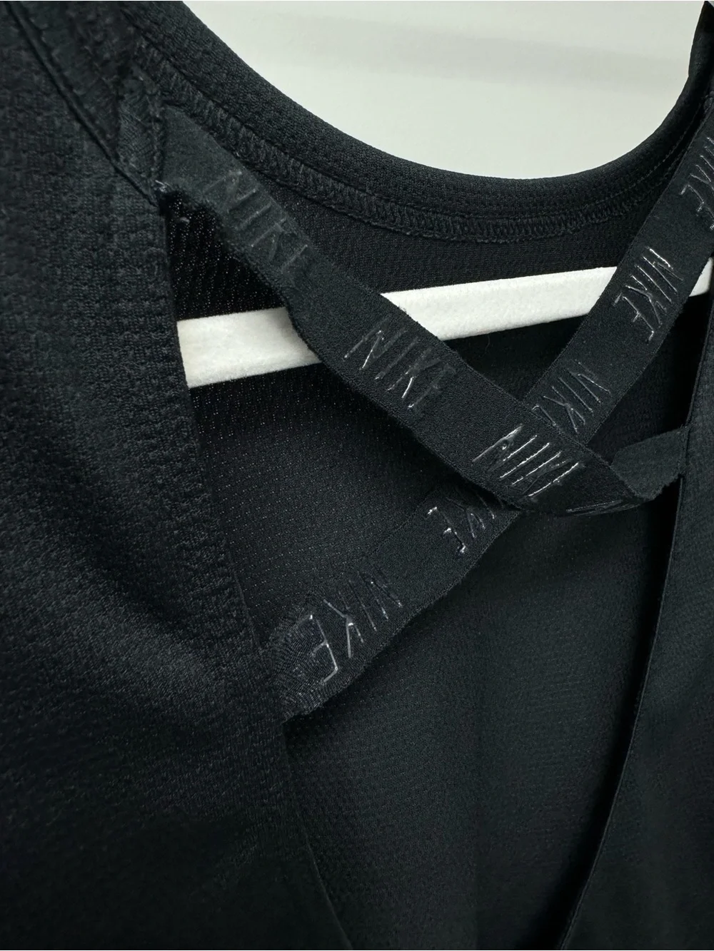 Nike Dri-Fit Long Sleeve Scoop Back Criss-Cross Top‎ in Black, Size S